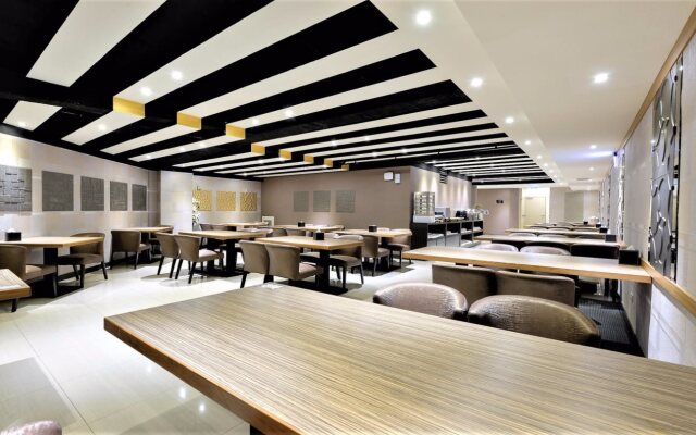 J Hotel