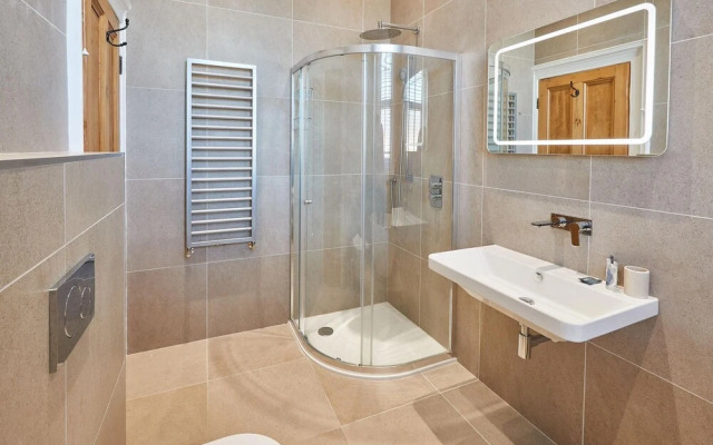 Host Stay Cheviot House
