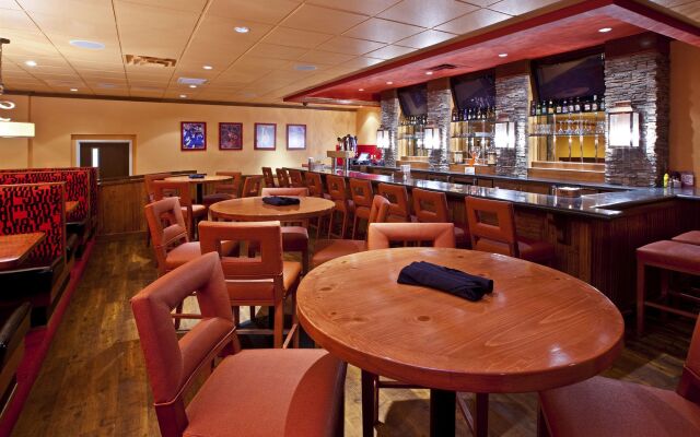 Holiday Inn Louisville Airport South by IHG