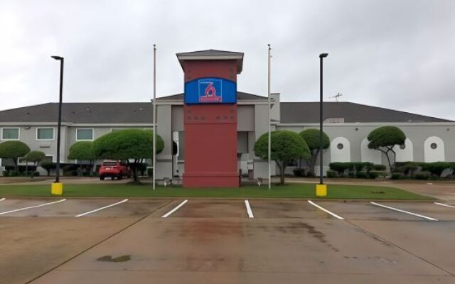 Studio 6 Burleson