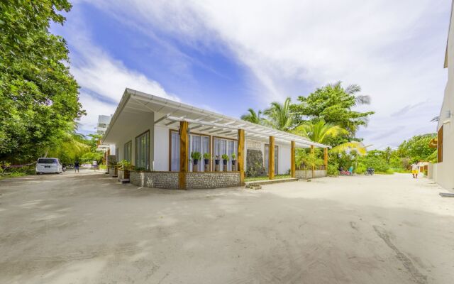 Dhigurah Retreat Beach