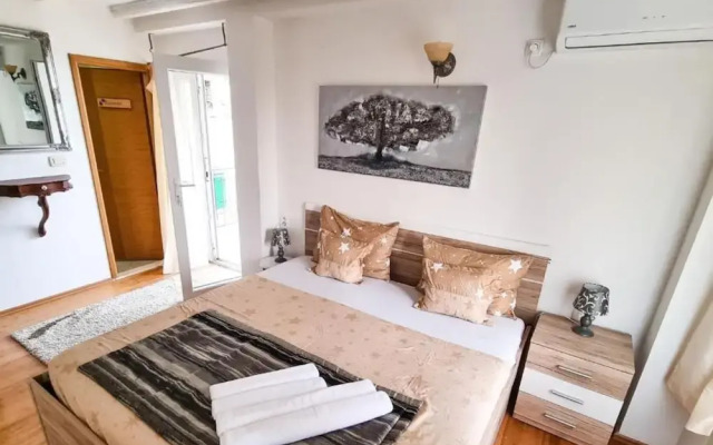 Villa M