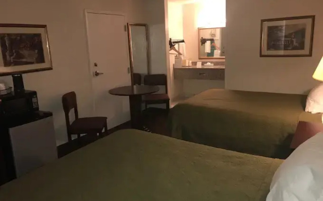 Days Inn by Wyndham Cave City