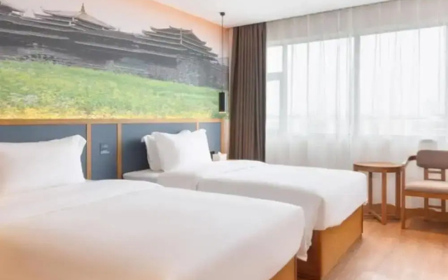Taste Shangyi Hotel (Liuzhou Diwang North Station Store)