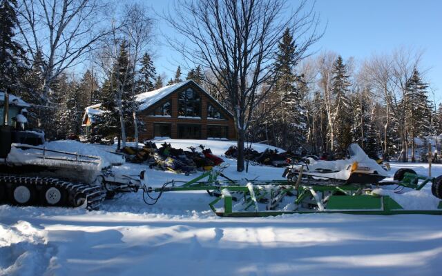 Lake Parlin Lodge & Cabins