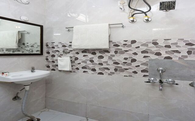 OYO Flagship 10567 Hotel Gandharv