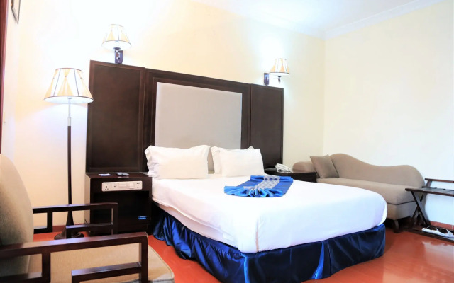 Blue Birds International Hotel