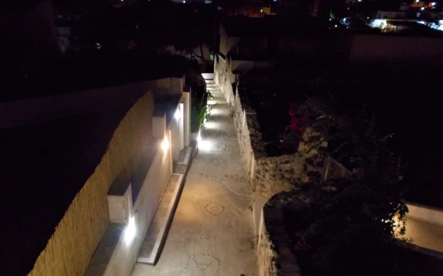 Loukas Kontos Traditional House