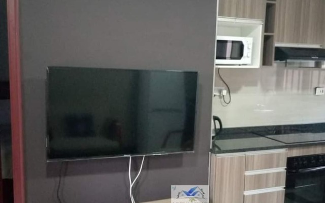 Bedroomed Fully Furnished Apartment Near East Park Mall