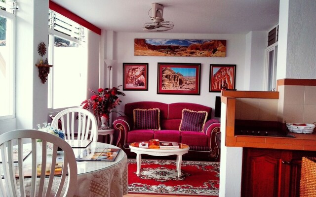 Romantic Suite, San Antonio Cali