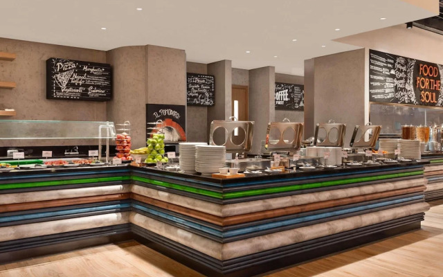 Mercure Dubai Gold District