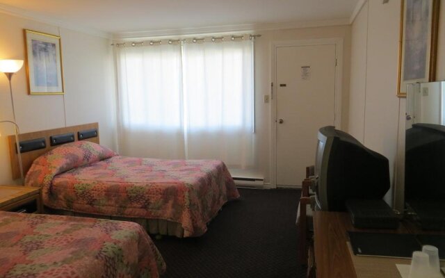 Peterboro Express Inn
