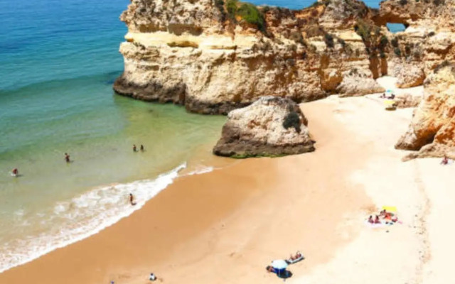 AD hus on Carvoeiro