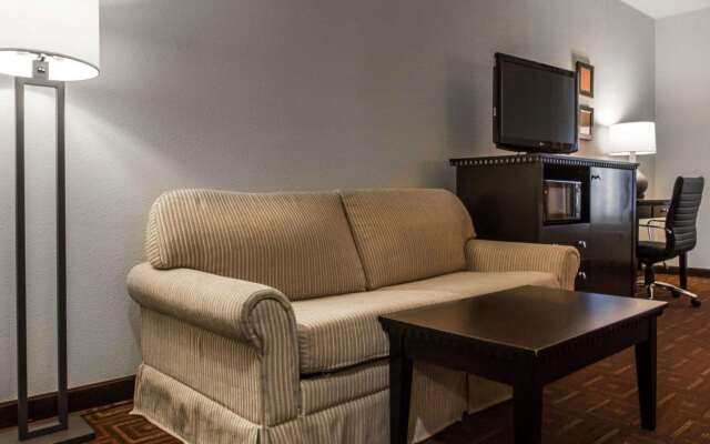 Quality Inn & Suites NJ State Capital Area