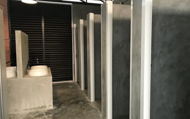 Kondee Cino Cafe and Glamping