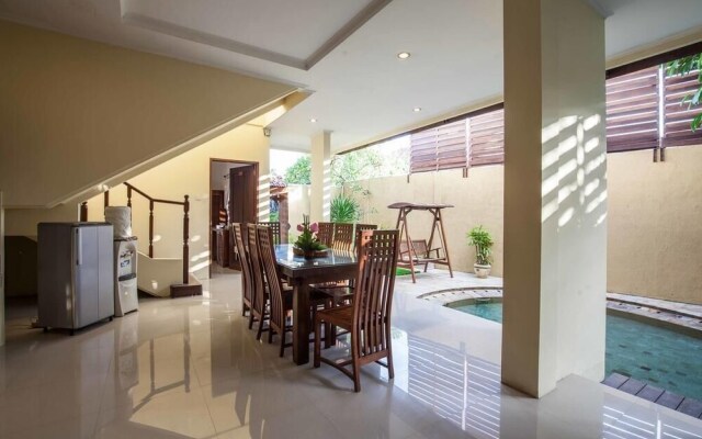 4 Bathroom Private Pool Villa near Seminyak Beach Bali