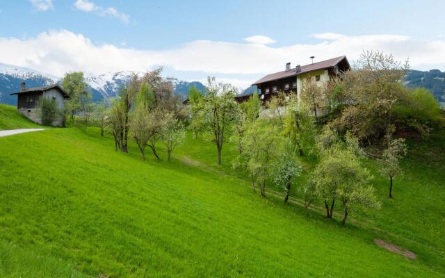 Wooden Apartment in Hainzenberg near Ski Bus