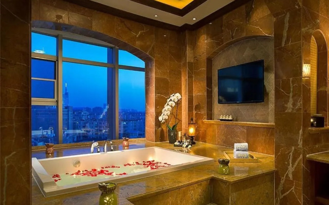 Kunming Oceancube Spa Holiday Hotel