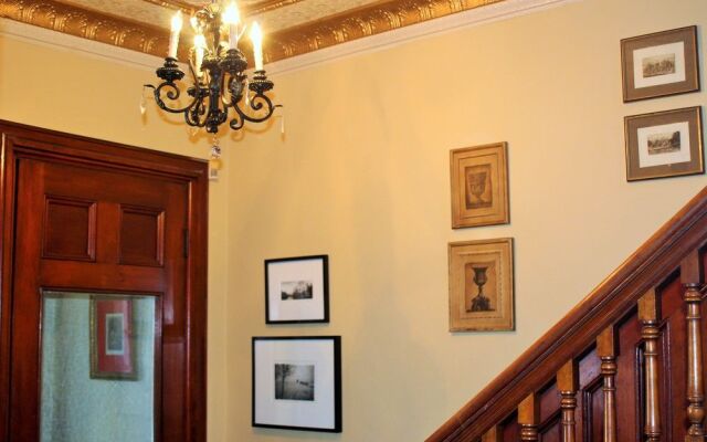 Summerhill Manor Bed and Breakfast and Tea Room