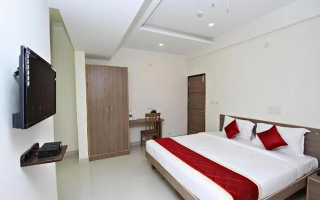 OYO 10335 Platinum Hotel