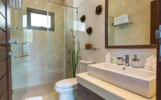 Isawan 2BR Salt Pool Villa in Baannaraya