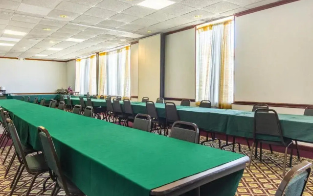 Red Roof Inn Ashtabula - Austinburg