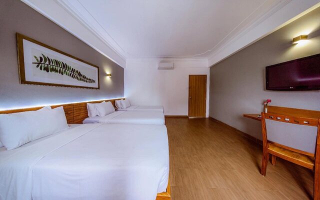 Happy Life Green Hotel