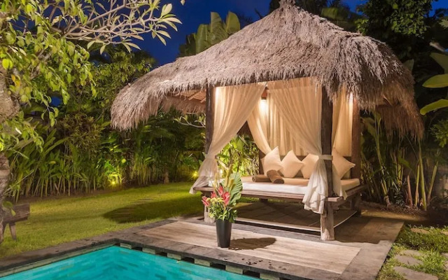 Villa Ku Tama by Villa Finder