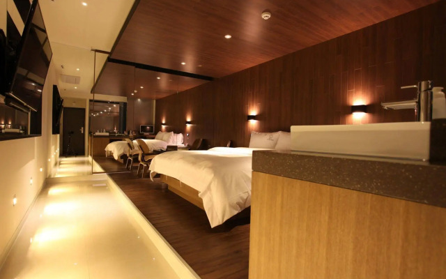 Avenue Nine Hotel