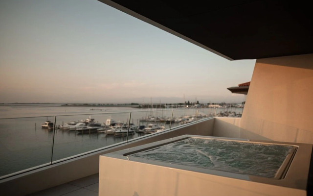 Laguna Faro Suites - Adults Only & Free Beach