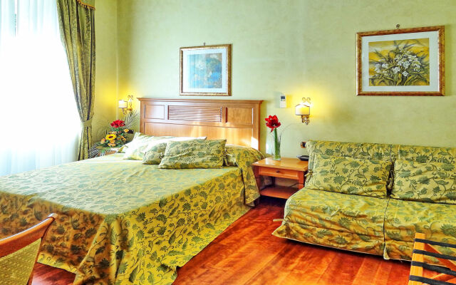 La Fenice Rooms