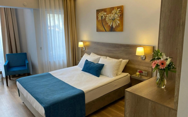 Hotel Peli̇t