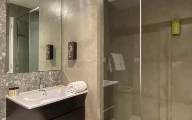 w Deluxe 1BR Near Kennedy Park in Miraflores