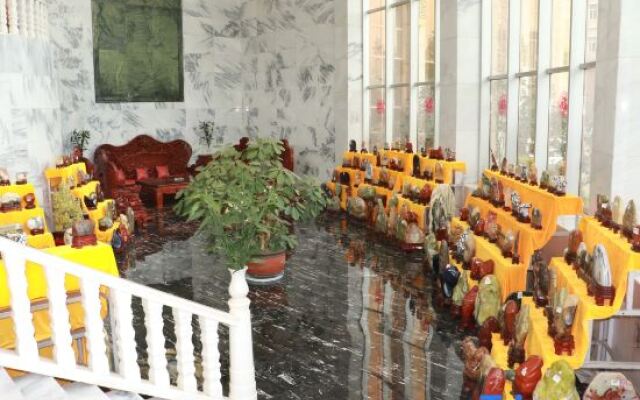 Xuanwei Meihuan Hotel