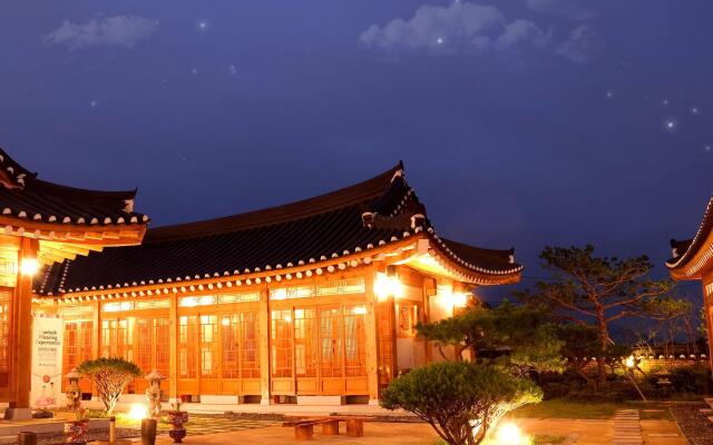 Hwangnamkwan Hanok Guesthouse