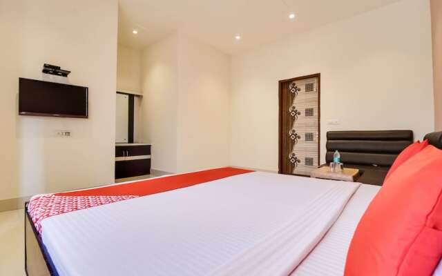 Oyo 49824 Dhingra Guest House