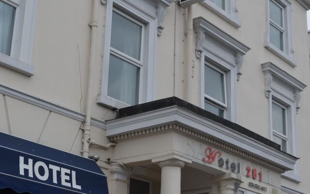 Hotel 261