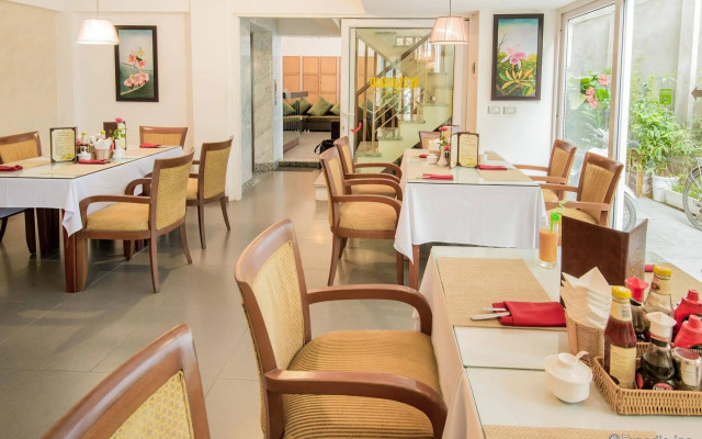 Golden Sunshine Villa Hotel and Travel
