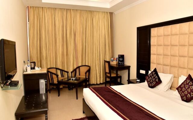 OYO 2148 Hotel Metro 43