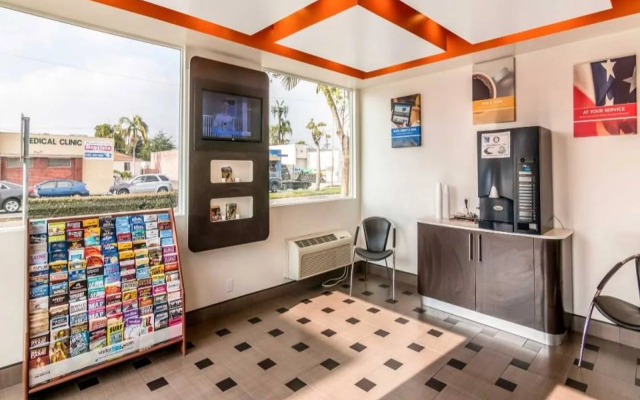 Motel 6 Bell Gardens