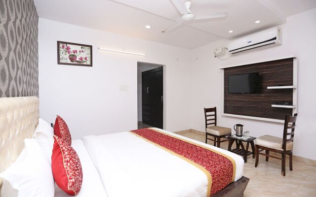 Hotel The Leaf by OYO