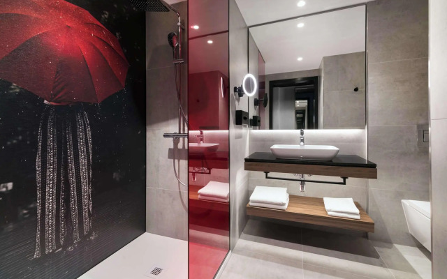 Radisson RED Hotel & Radisson RED Apartments, Kraków