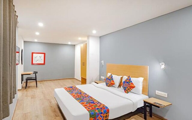 OYO Townhouse 333 Sector 121 Noida