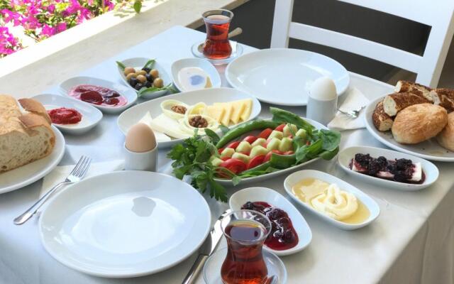 Cesme Life Otel