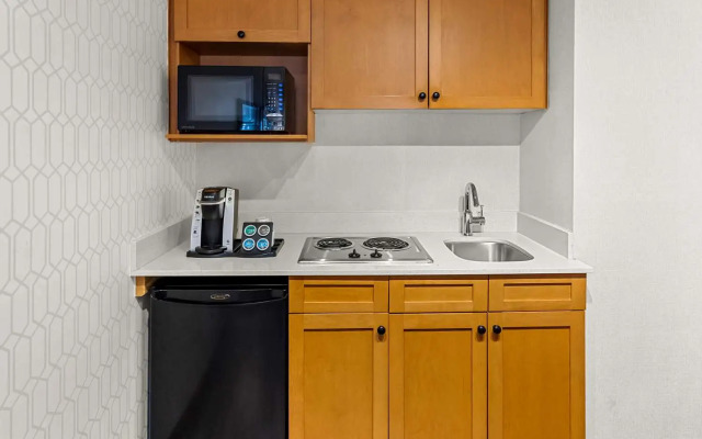 Best Western Plus Langley Inn