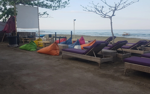 Meno Mojo Beach Resort