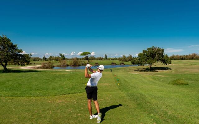 Apartment in Albarella Near Sandy Beach