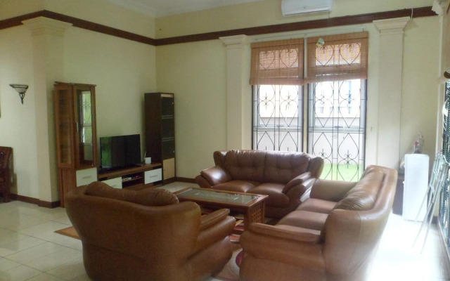 Villa Kota Bunga Dandelion