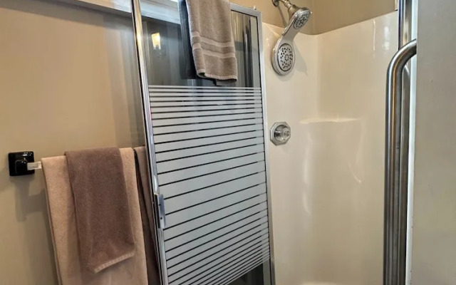 Bywater Home, Parking and Pet Friendly Retreat by RedAwning