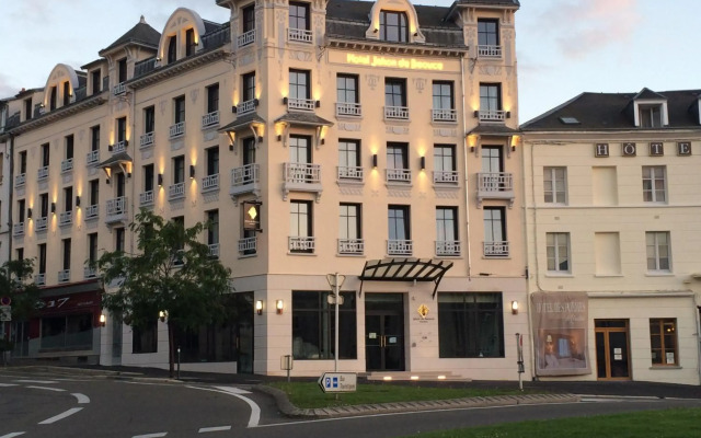 hotelImage